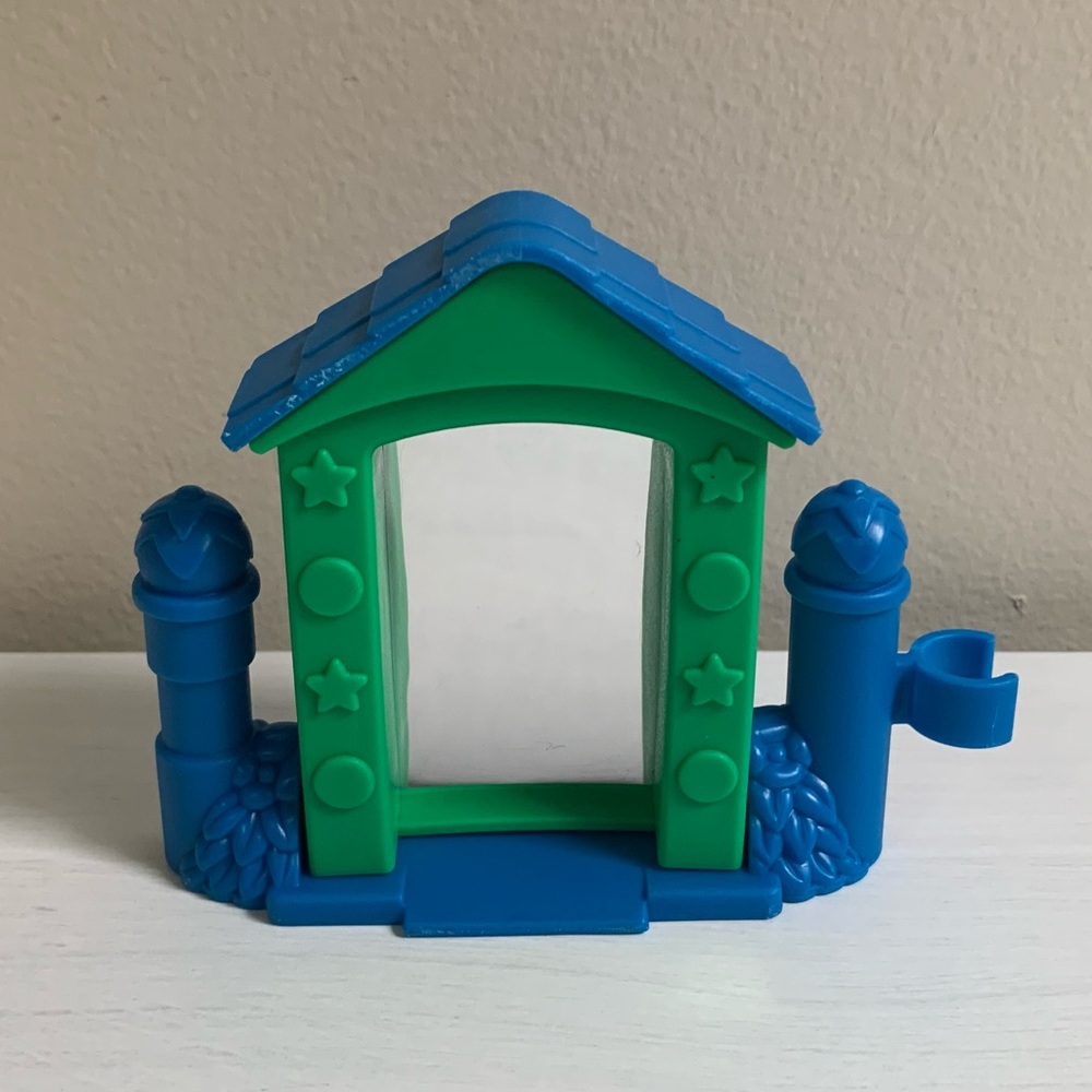 Fisher-Price Little People Funhouse Mirror Carnival Amusement Park 2003